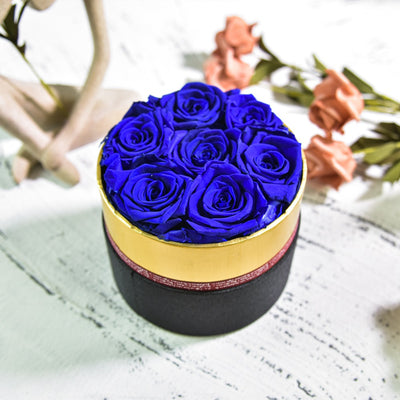 Caja de Regalo Navideña con Rosas Preservadas Hug Bucket - Image 3