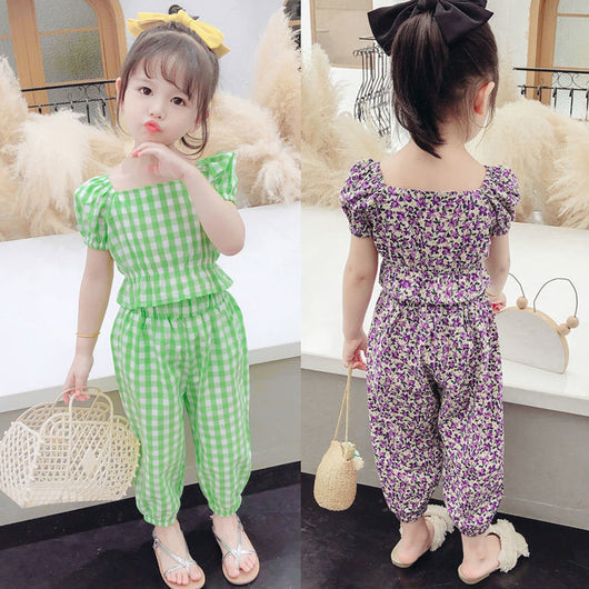 Conjunto Infantil de Dos Piezas con Blusa de Mangas Abullonadas y Estampado Floral - Image 11