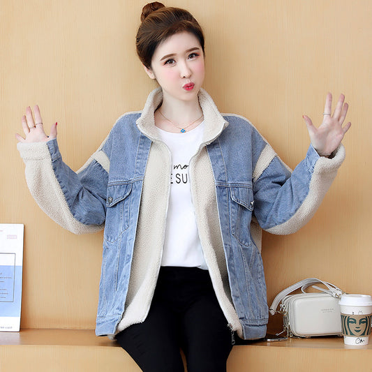 Abrigo de Invierno para Mujer con Lana de Cordero y Detalles de Costura Denim