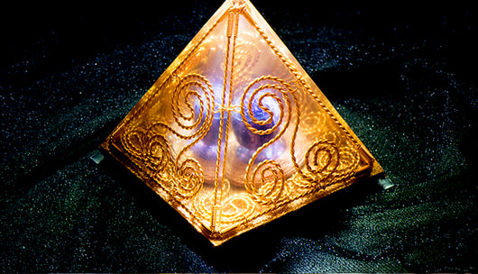 Pirámide de Amatista Cubo Espiral Triple Ogon Original - Image 3