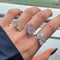 Anillo de Diamantes Bicolor con Diseño de Pera