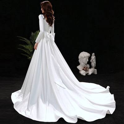 Vestido Minimalista Hepburn con Cola Elegante - Image 3