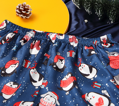 Pijama de Satén Femenino con Estampado de Seda y Tirantes - Image 15