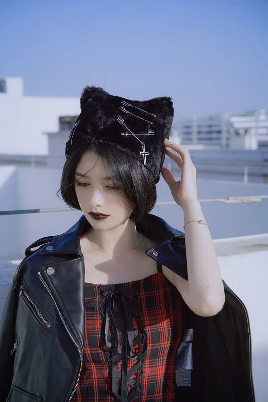 Gorro de Orejas de Gato Tejido a Mano - Diseño Exclusivo y Acogedor - Image 3