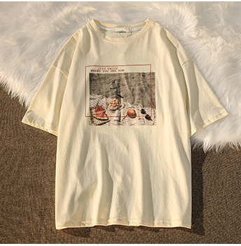 Camiseta Retro Nostálgica con Estampado Artístico Japonés - Image 4
