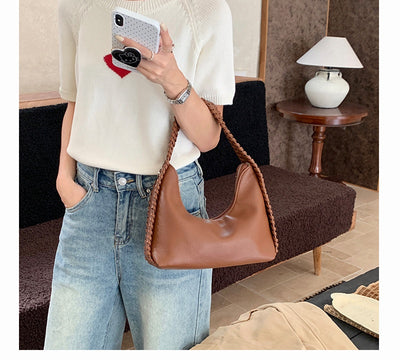 Bolsa de Moda Texturizada en Forma de Media Luna para Axila - Image 13