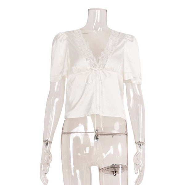 Blusa Ajustada con Escote V y Detalles de Encaje - Image 5