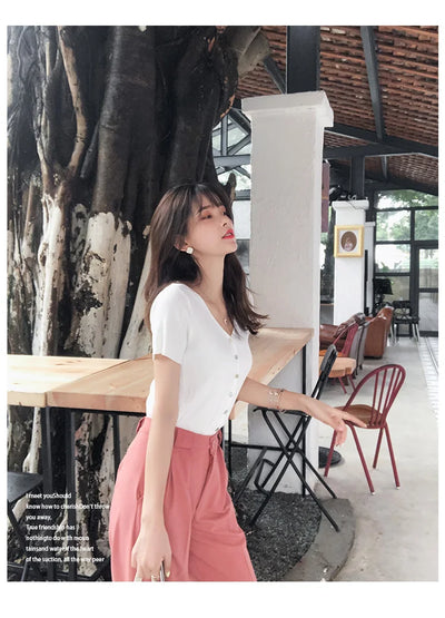 Conjunto Coreano Verano: Short Ajustado + Blusa Escote V - Image 5