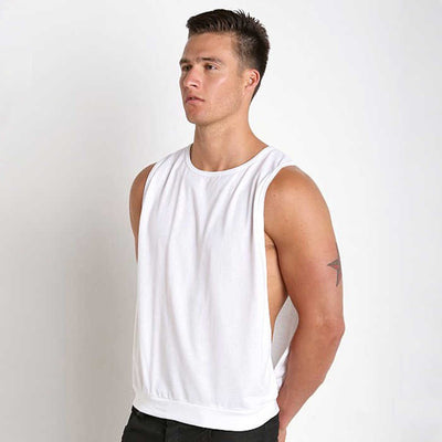 Musculosa Deportiva Suelta para Hombre con Abertura Lateral - Image 3