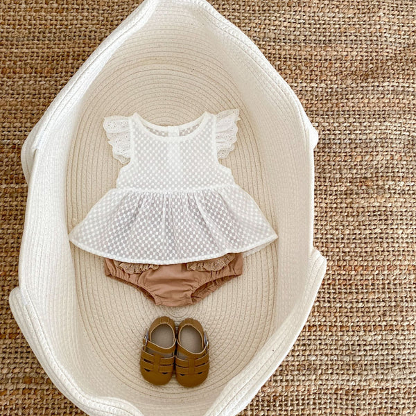 Conjunto de Dos Piezas para Bebé Niña con Blusa de Mangas Volantes y Bloomer