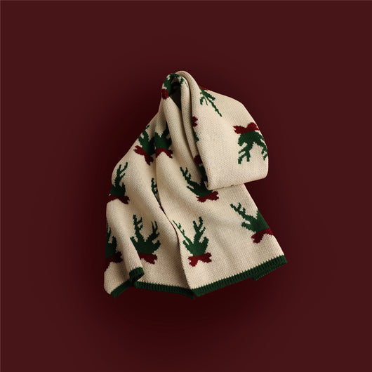 Bufanda Tejida Roja con Estampado de Reno y Copos de Nieve - Image 7
