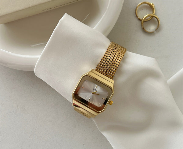 Reloj Cuadrado Dorado Elegante Diseño Retro