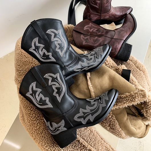 Botas Martin Cortas de Cuero Grabado para Mujer - Image 7