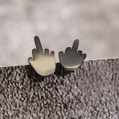 Aretes Dedo Medio - Joyería Alternativa Audaz - Image 13