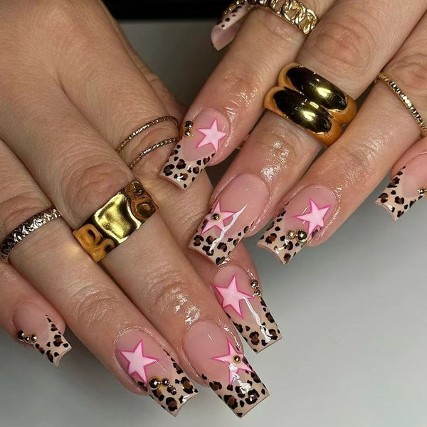 Uñas de Manicura Leopardo Francés con Estrella y Perla Diamantada