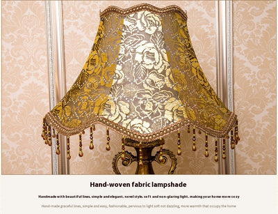 Lámpara de Mesa Retro Europea con Pantalla de Tela para Dormitorio - Image 24