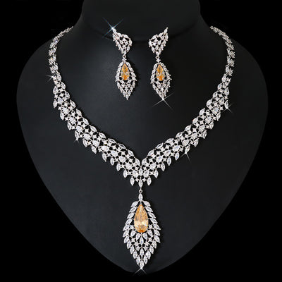 Conjunto de Aretes y Collar con Alas de Circón - Elegancia y Temperamento - Image 9