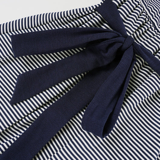 Blusa Rayada de Cintura Alta con Detalle de Encaje y Manga Larga Versátil - Image 15