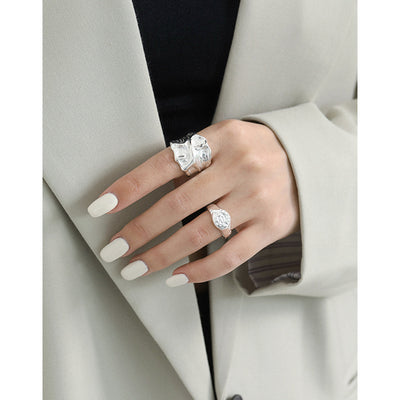 Anillo de Plata Esterlina 925 con Textura Arrugada para Mujer - Image 5