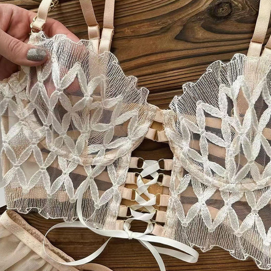 Lencería Sexy con Encaje, Bordado y Detalles Recortados - Image 13