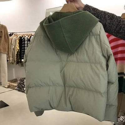 Abrigo Térmico Acolchado con Capucha y Diseño Superpuesto - Image 2
