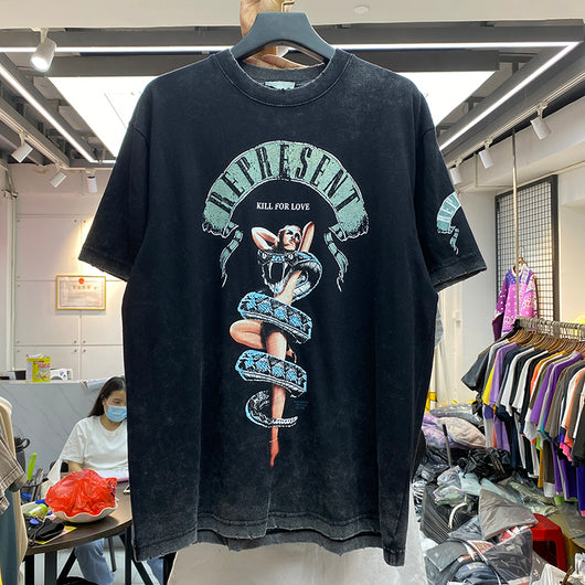 Remera Retro Urbana con Estampado de Serpiente - Estilo Callejero Europeo y Americano