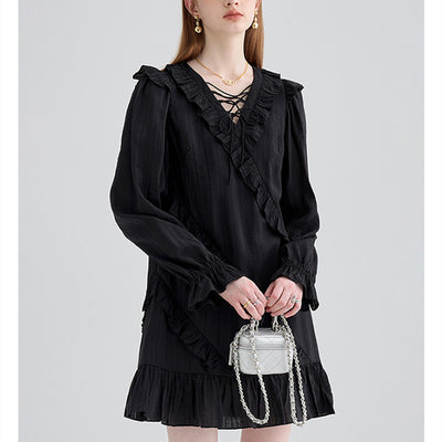 Vestido Negro Elegante con Lazos y Volantes - Image 3