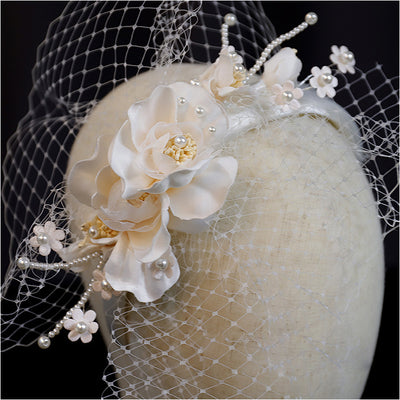 Diadema de Malla con Pétalos Degradados en Satén - Image 9