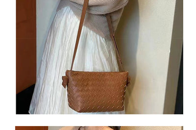Bolso Mensajero Tejido de Cuero con Gran Capacidad para Mujer - Image 15