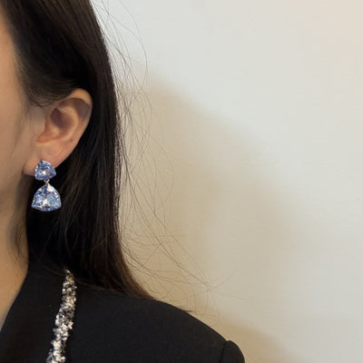 Aretes Colgantes con Detalles de Cristales Brillantes - Image 3