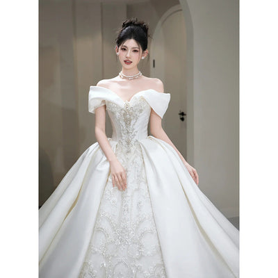 Vestido de Maternidad Satinado con Hombros Descubiertos - Image 11