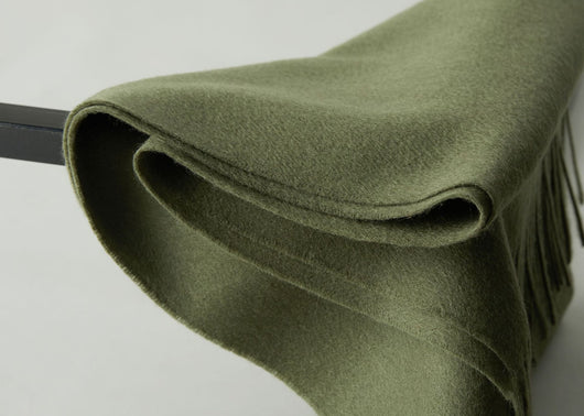 Bufanda de Cachemira Cálida en Colores Lisos para Mujer - Image 5