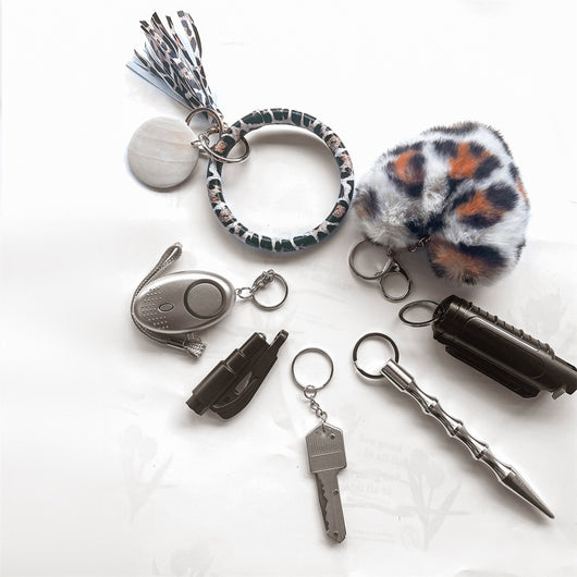 Pulsera Llavero de Defensa Personal con Bola de Pelo - Image 3