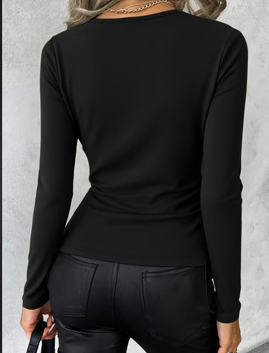 Blusa Slim Fit Cuello V con Hebilla Metálica - Manga Larga Versátil - Image 10