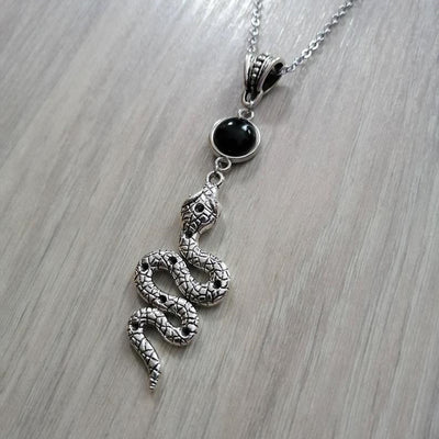 Collar Serpiente Retro Dorado - Diseño Vintage Elegante