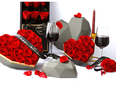 Caja de Regalo Día de la Mujer con Flores Preservadas y Rosas para Novia - Image 9