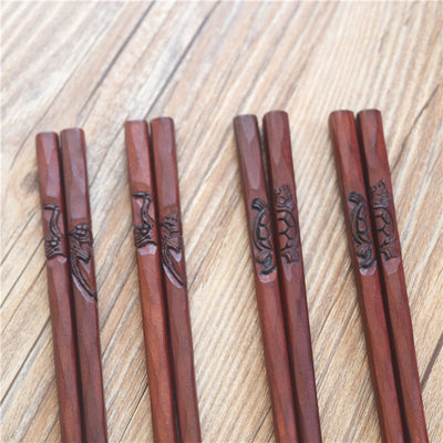 Palillos de Madera Tallados a Mano con Estuche Portátil - Image 4