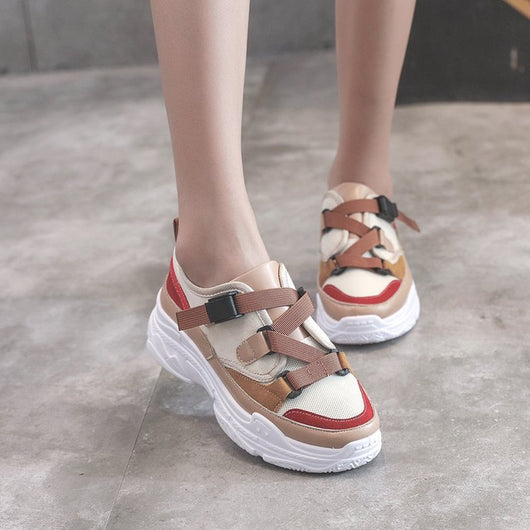 Tenis Deportivos Coreanos con Suela Gruesa y Hebilla Ajustable - Image 7