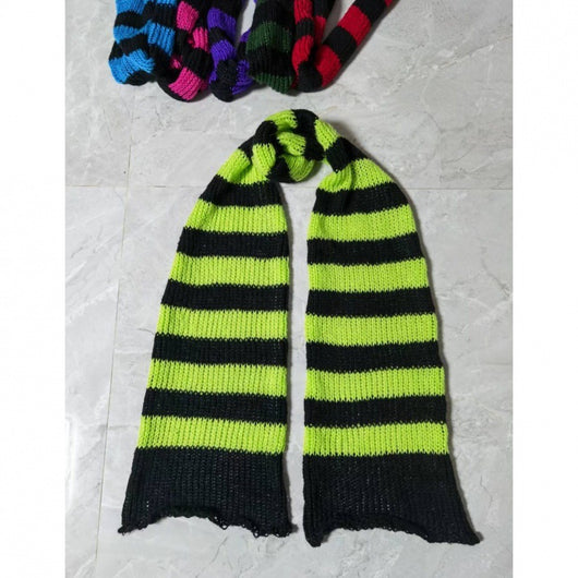 Bufanda de Lana Punk Rayas Negras y Grises - Suave, Cómoda y Versátil - Image 10