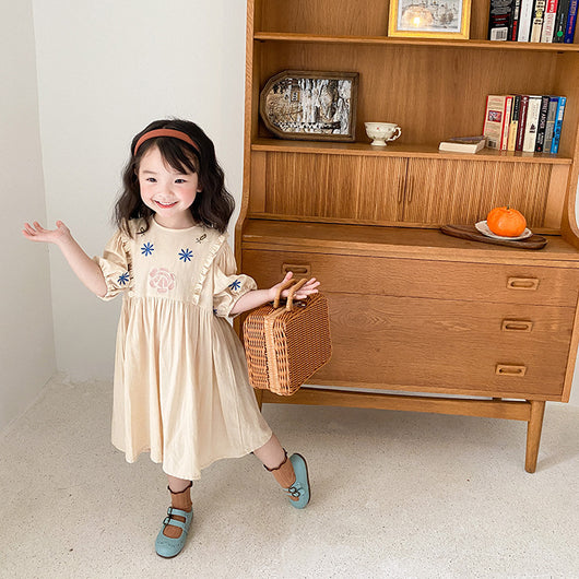Vestido Princesa Infantil Estilo Palacio con Bordados Elaborados - Image 2