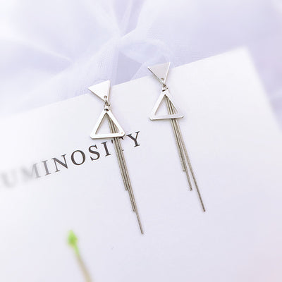 Aretes Coreanos Asimétricos con Flor de Perla y Moño - Image 18