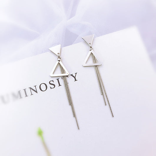 Aretes Coreanos Asimétricos con Flor de Perla y Moño - Image 18