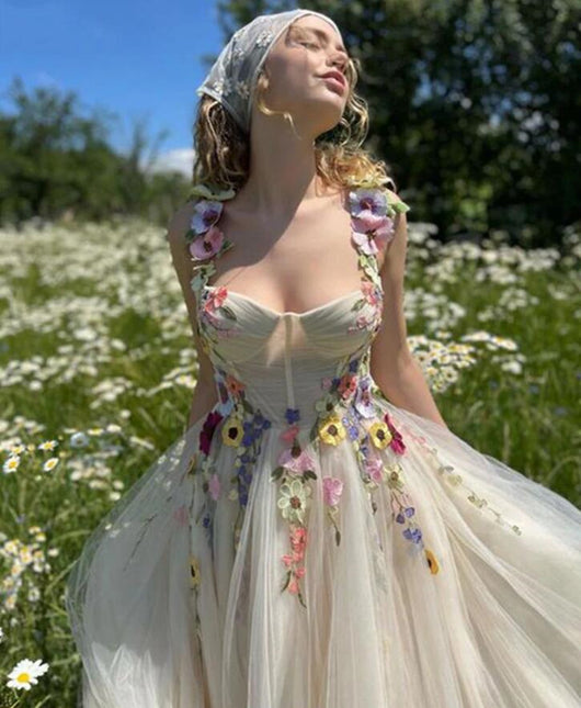Vestido de Fiesta Champagne con Tul Fluido y Escote Corazón - Image 5