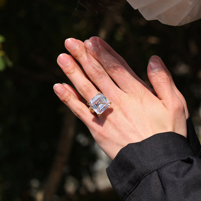 Anillo de Lujo Hip Hop Chapado en Oro con Zirconia Grande para Hombre