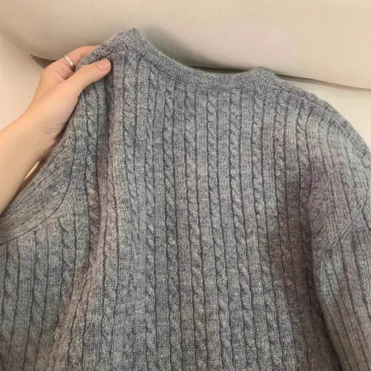 Cardigan de Lana Tejido Gris con Botones Dorados - Image 5