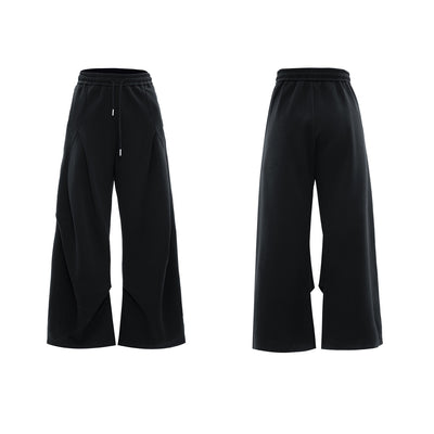 Traje Deportivo Hombre Cuello V con Hombreras Acolchadas y Detalles Metálicos - Image 2