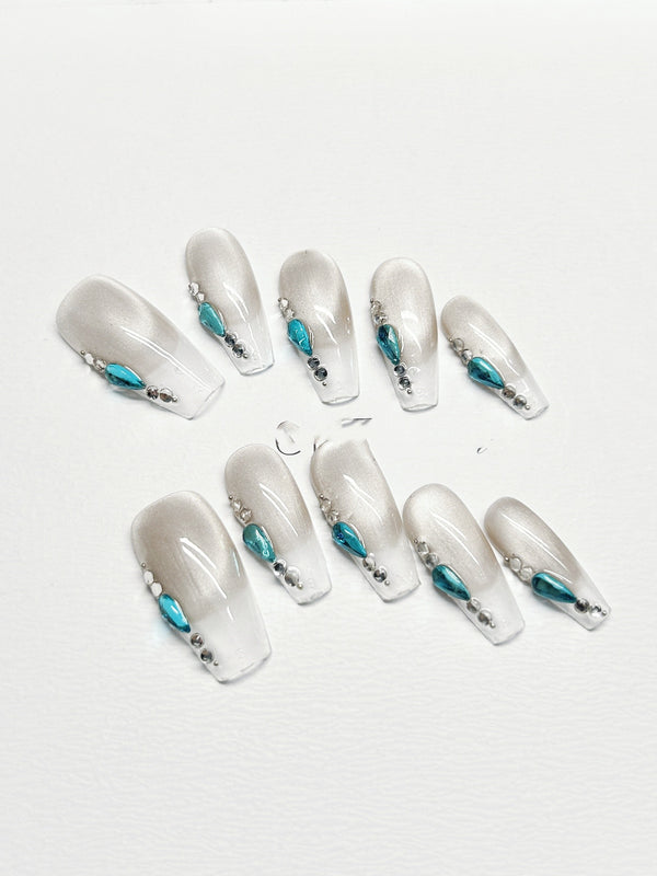 Uñas Postizas Medianas Personalidad Blanca