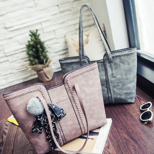 Bolso de Hombro con Pañuelo de Seda