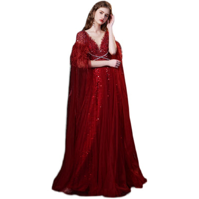 Vestido de Noche Elegante con Capa de Plumas Dos Piezas - Image 3
