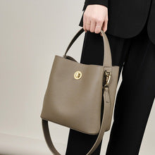 Bolso Bandolera de Cuero Genuino - Estilo y Funcionalidad - Image 12